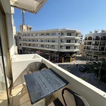 Finikoudes Ларнака