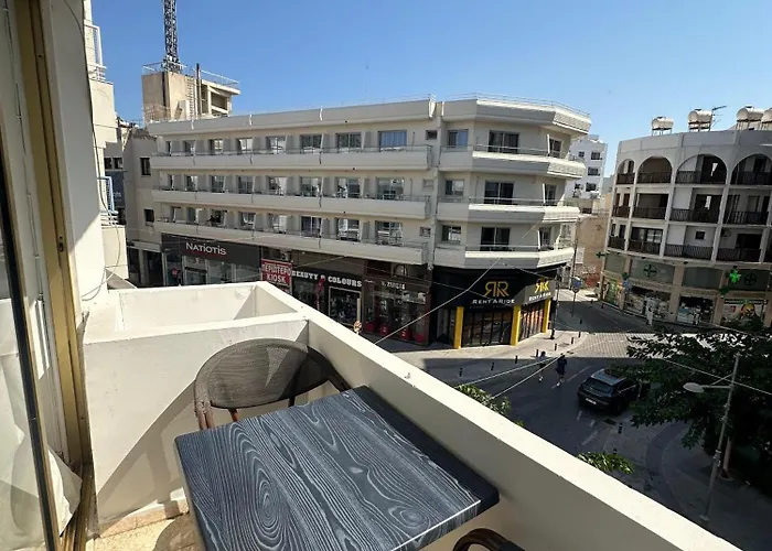 Finikoudes Ларнака